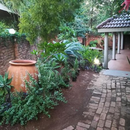 Villa Harties Lake Garden House 24 Sleeper Hartbeespoort Dam Extérieur photo