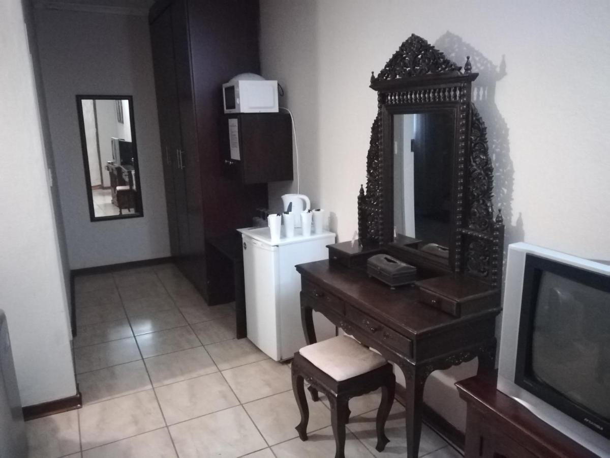 Villa Harties Lake Garden House 24 Sleeper Hartbeespoort Dam Extérieur photo