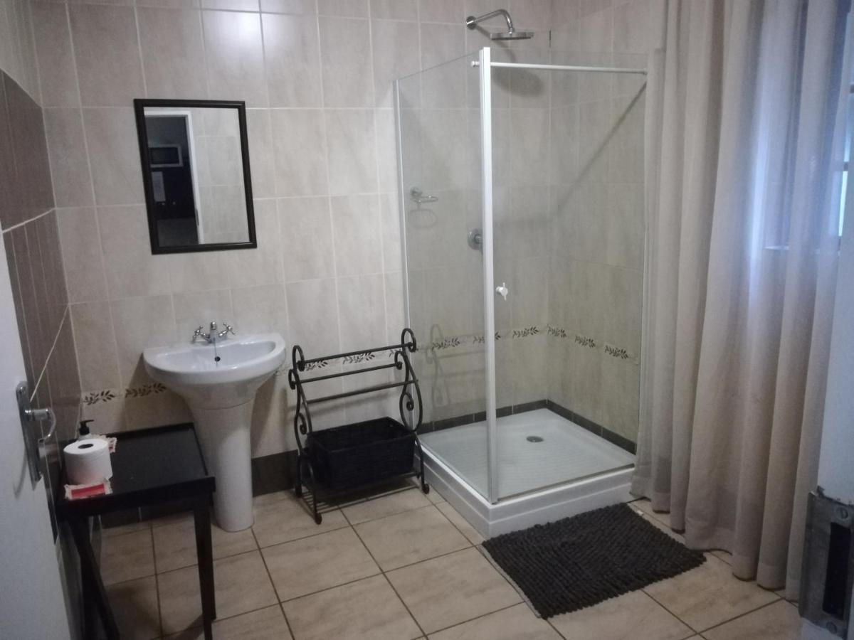 Villa Harties Lake Garden House 24 Sleeper Hartbeespoort Dam Extérieur photo